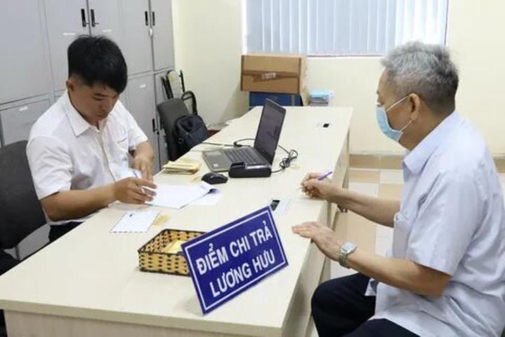 Nội dung: Mùa hè đang đầy vui vẻ với những xu hướng mới, và Huda Ice Twist đang chinh
